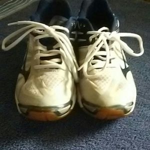 Mizuno volleyball shoes 8w